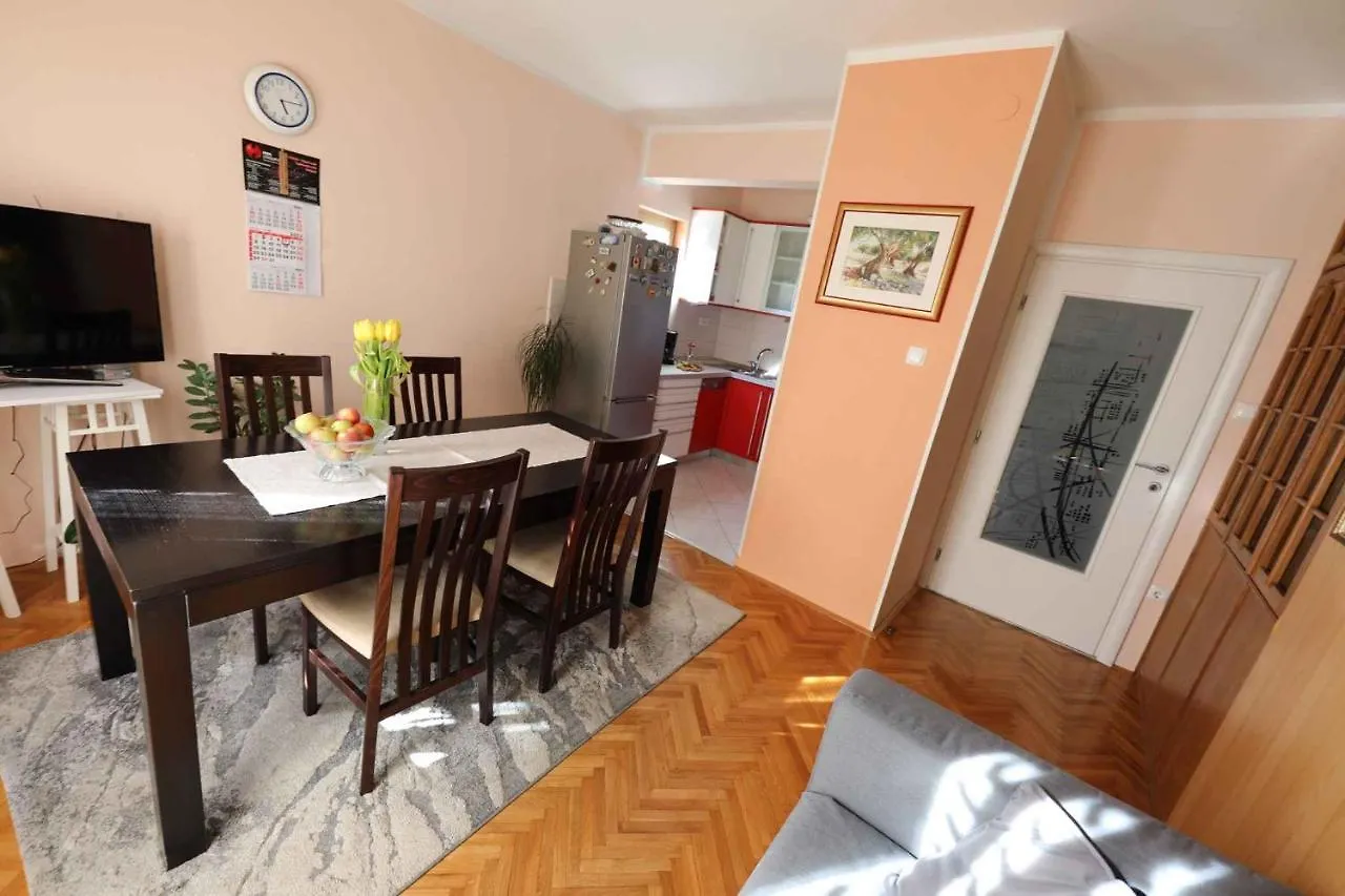 Apartment In Crikvenica 44147